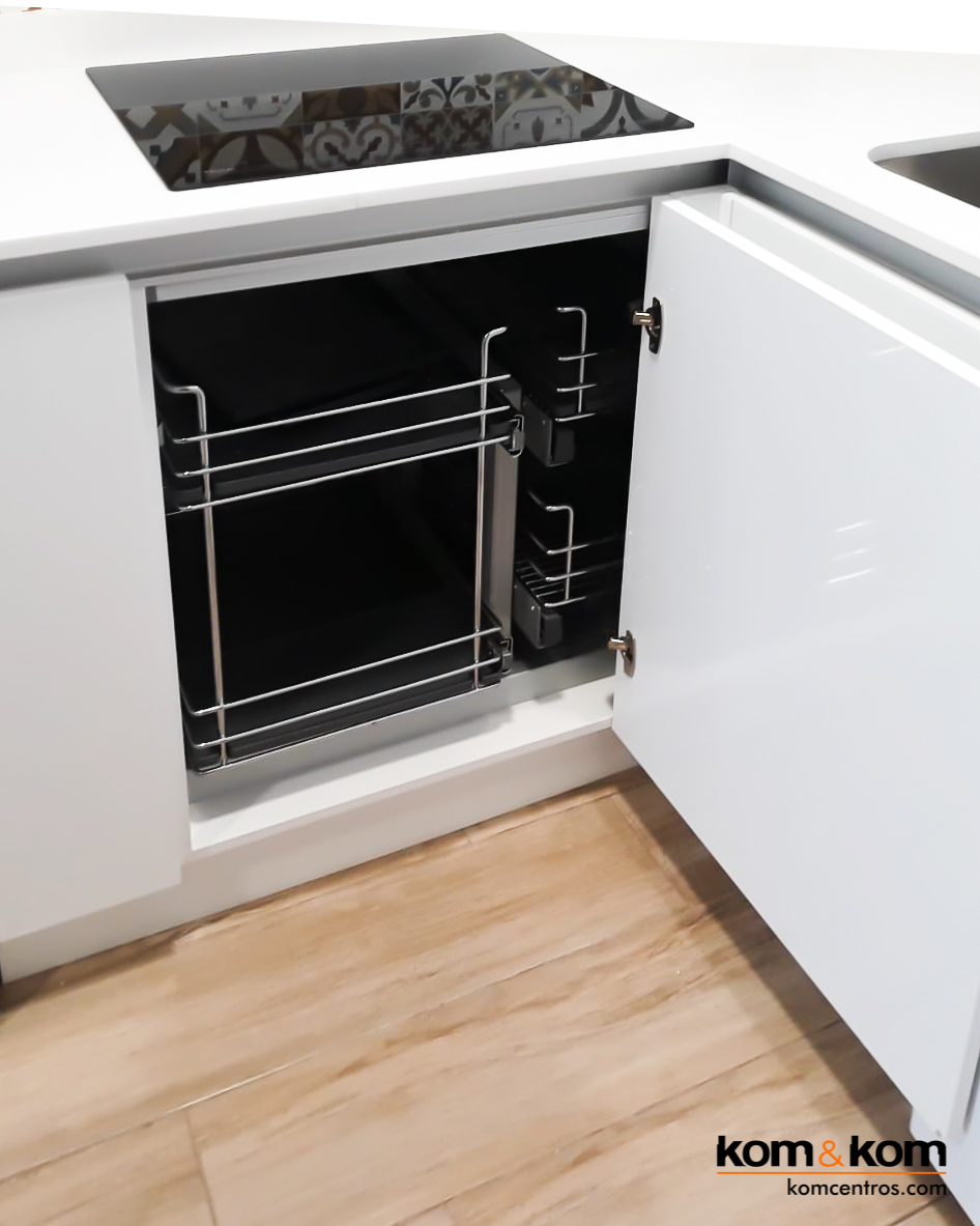 Cocina total White en piso de Benidorm